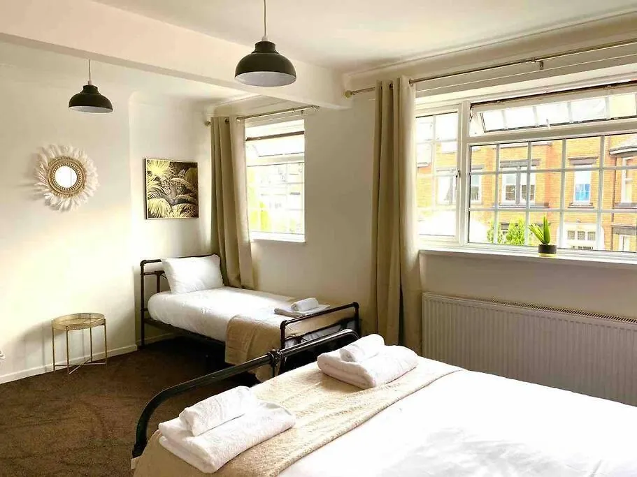 Holiday home Elton Mews House 2 Bed House Quiet Residential Area 5Mins Into Nottingham City Centre Close To Nottingham City Hospital United Kingdom