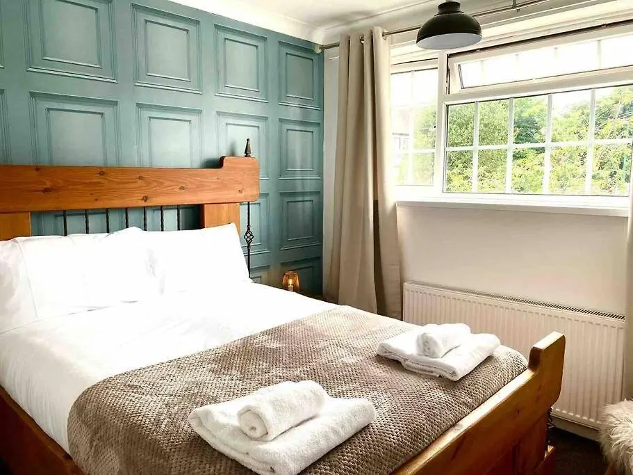 Elton Mews House 2 Bed House Quiet Residential Area 5Mins Into Nottingham City Centre Close To Nottingham City Hospital 0*,  United Kingdom